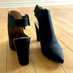 Black open-back pointed toe heels size 8